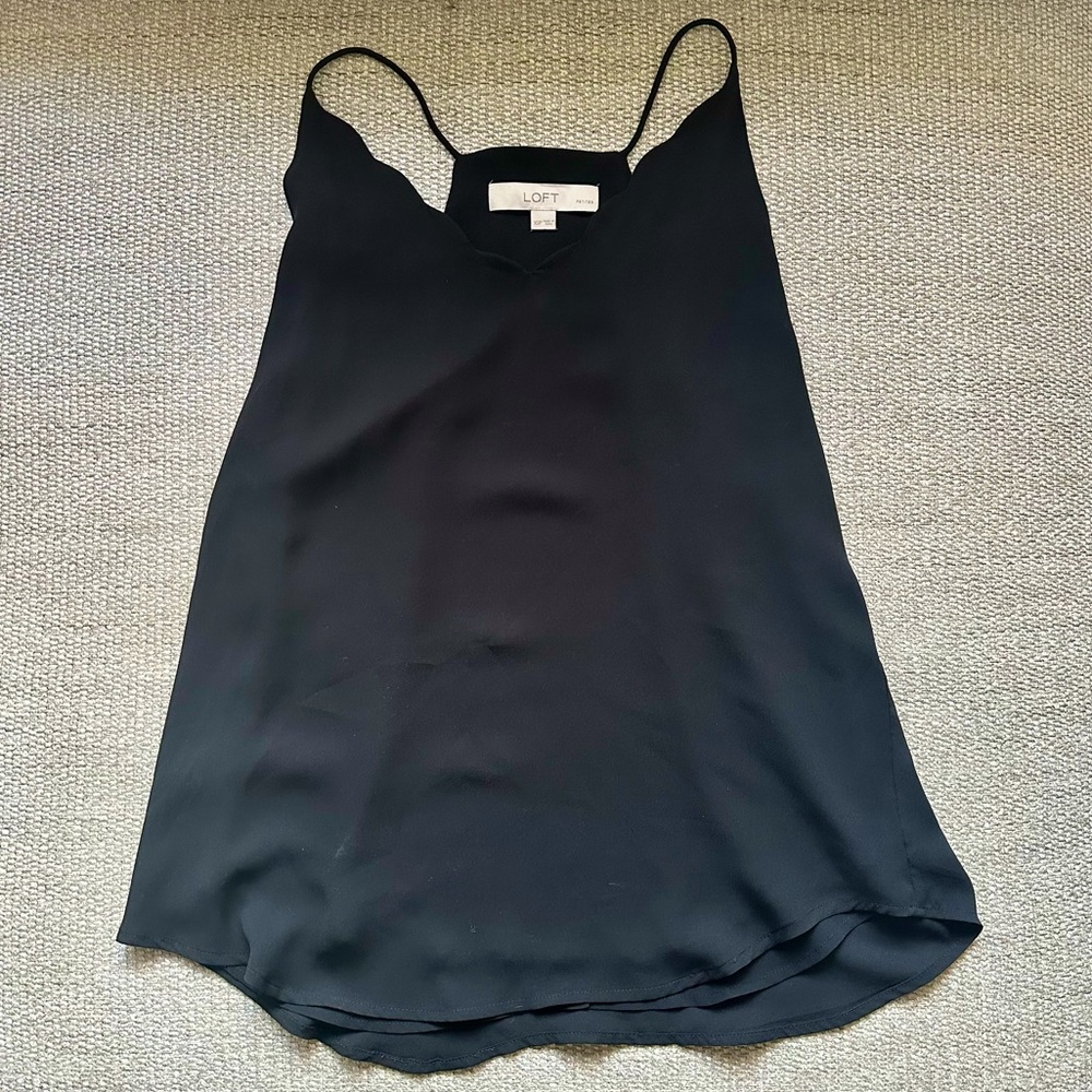 Ann Taylor LOFT - Black - Scalloped Neck Blouse Sleeveless Tank - like new - XSP